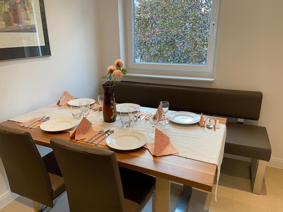 הופהיים אם טאונוס Luxury Apartment With Air Conditioning & Jaccuzzi Near Frankfurt Wiesbaden מראה חיצוני תמונה