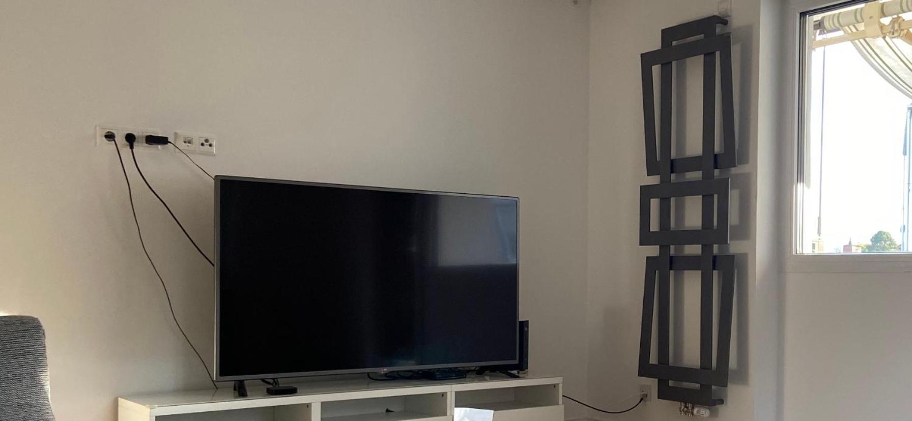 הופהיים אם טאונוס Luxury Apartment With Air Conditioning & Jaccuzzi Near Frankfurt Wiesbaden מראה חיצוני תמונה