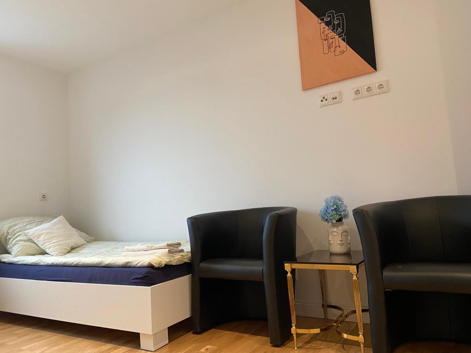 הופהיים אם טאונוס Luxury Apartment With Air Conditioning & Jaccuzzi Near Frankfurt Wiesbaden מראה חיצוני תמונה