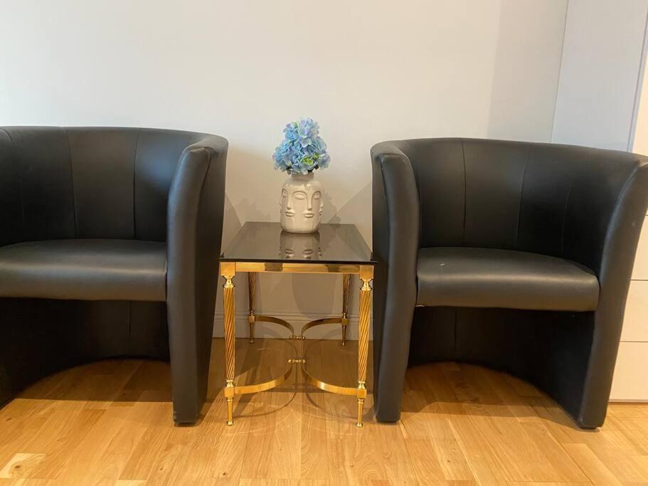 הופהיים אם טאונוס Luxury Apartment With Air Conditioning & Jaccuzzi Near Frankfurt Wiesbaden מראה חיצוני תמונה